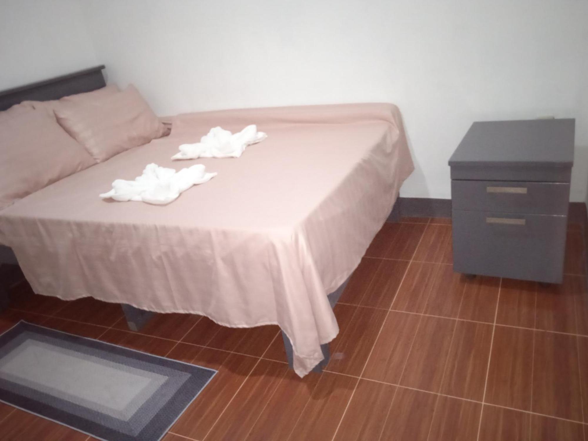 Clarin  Sarah'S Garden Bnb & Spa B&B 외부 사진